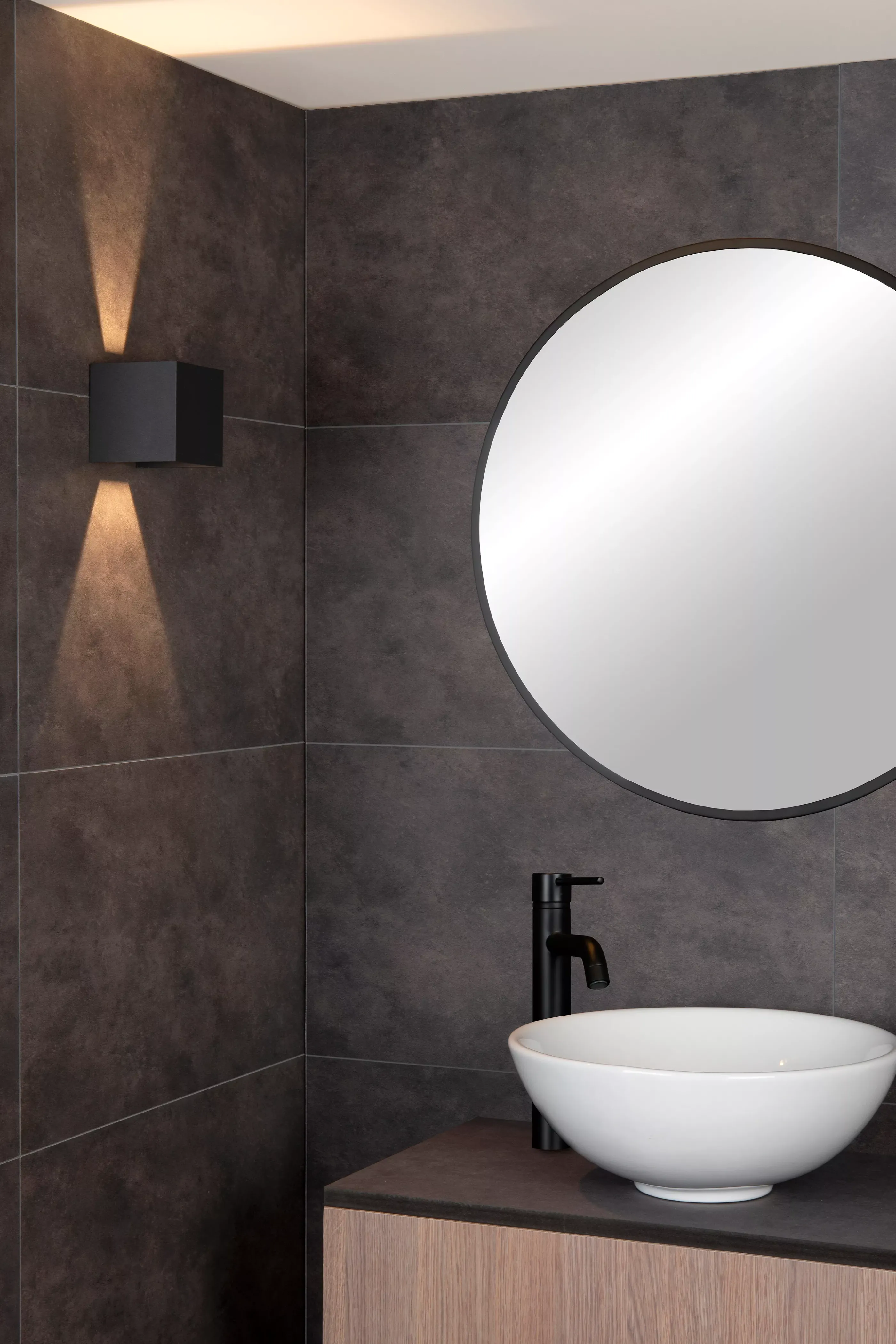 Hot AXI - Wandspot / Wandlamp Badkamer - LED - 2x7W 2700K - IP54 - Verstelbare stralingshoek - Zwart Wandverlichting