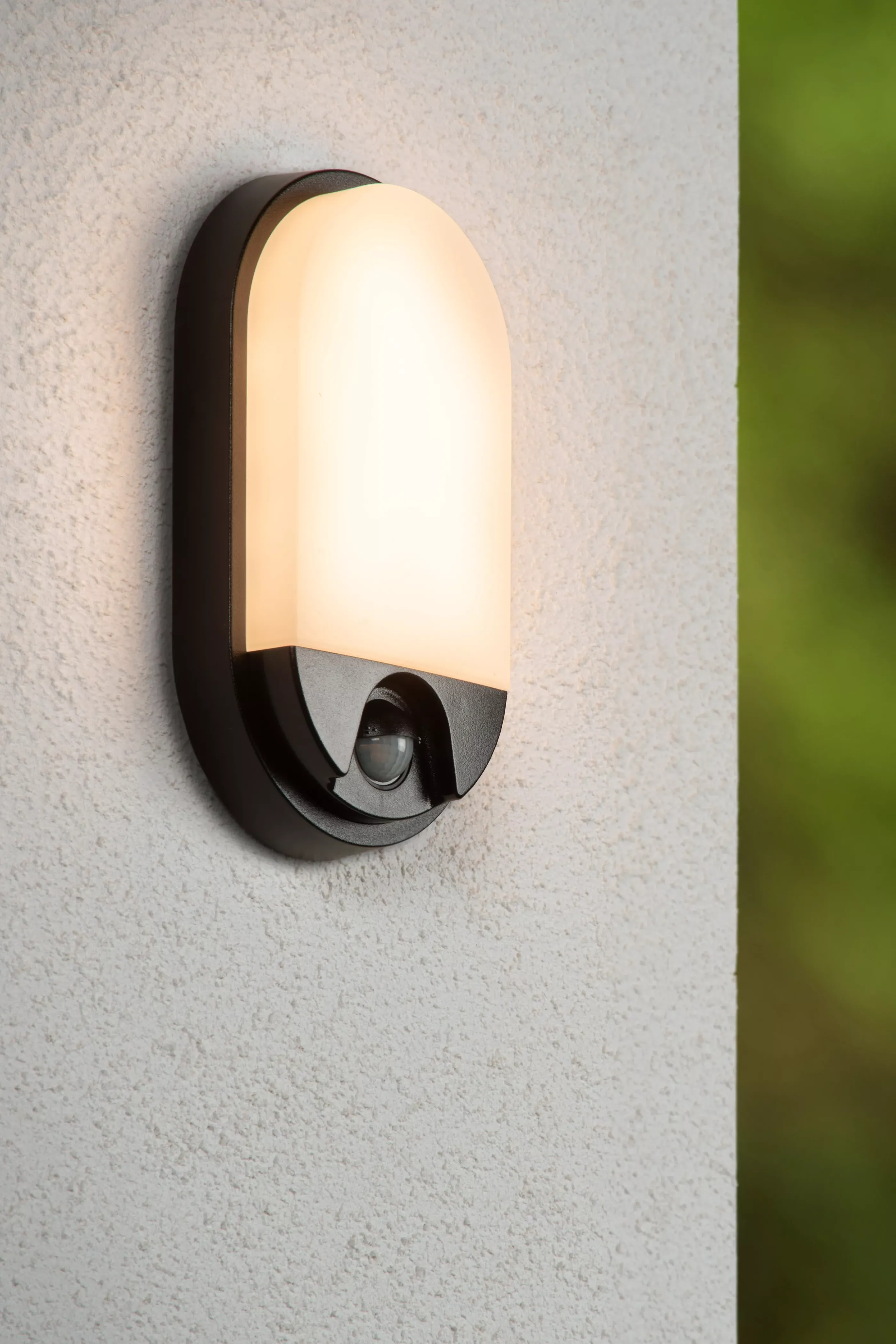 Online HUPS IR - Wandlamp Binnen/Buiten - LED - 1x10W 3000K - IP54 - Beweging & dag/nacht sensor - Zwart Wandverlichting Buiten