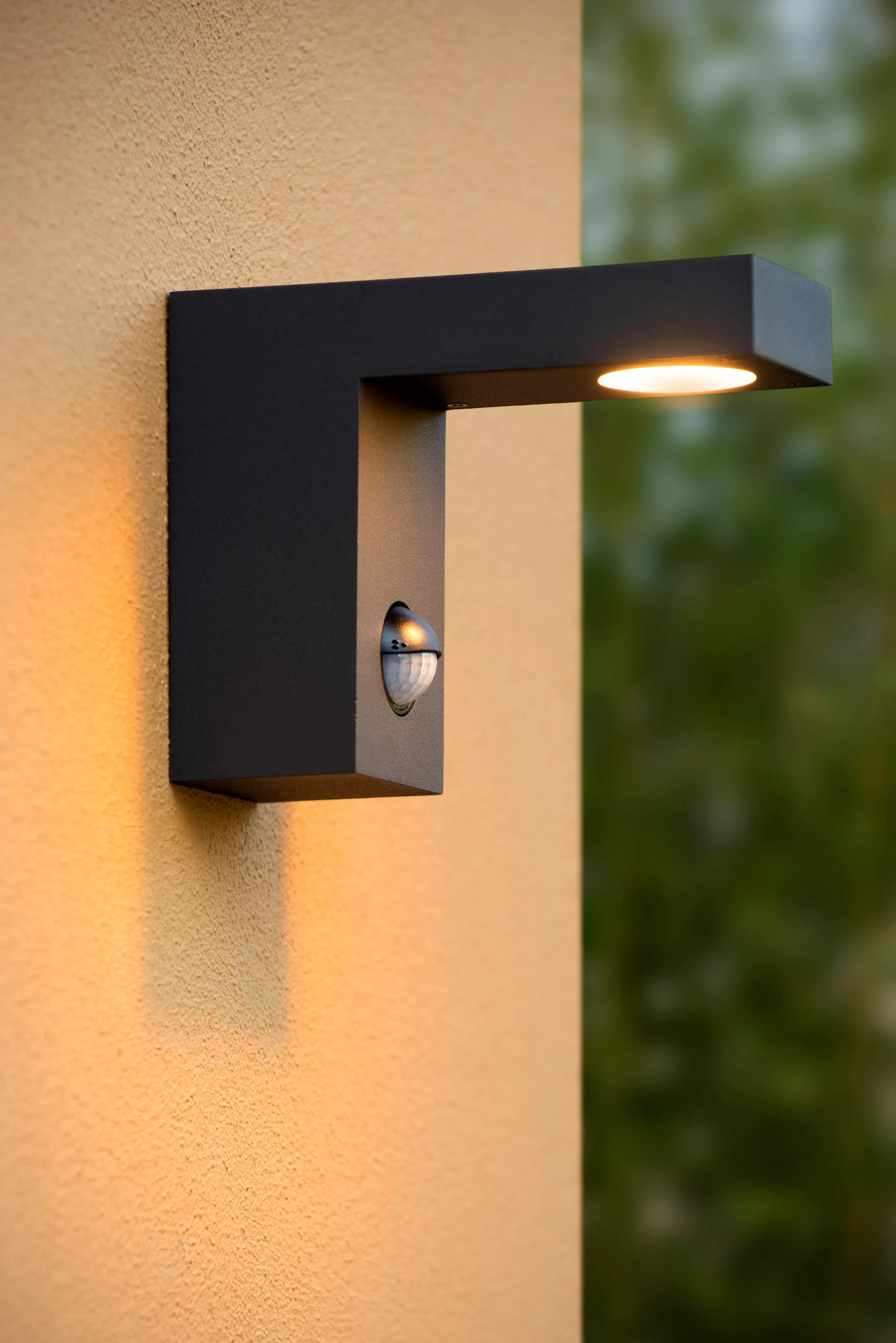 Online TEXAS-IR - Wandspot / Wandlamp Binnen/Buiten - LED - 1x7W 3000K - IP54 - Beweging & dag/nacht sensor (uitschakelbaar) - Antraciet Wandverlichting Buiten
